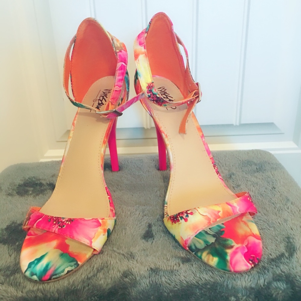 Island print multi-colored 3 inch sandals